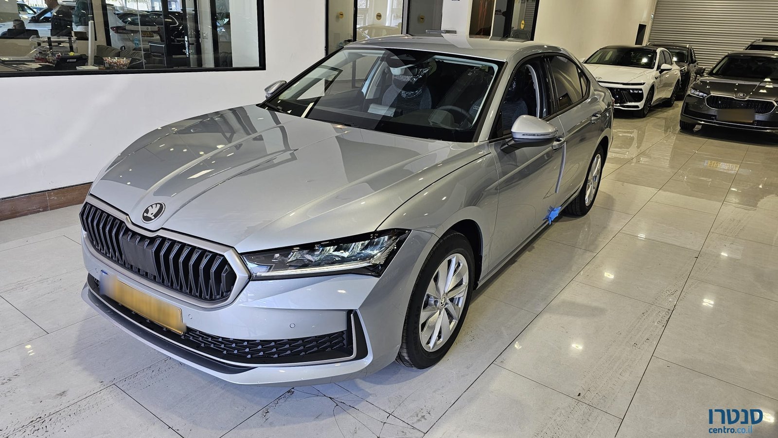 2025' Skoda Superb photo #1