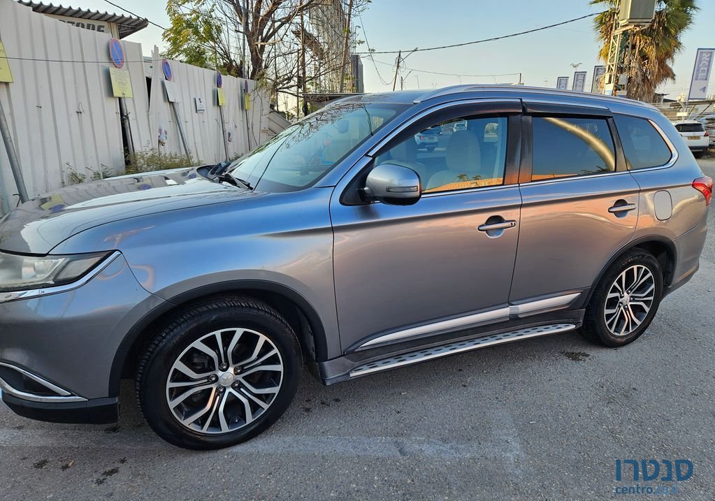 2017' Mitsubishi Outlander מיצובישי אאוטלנדר photo #4