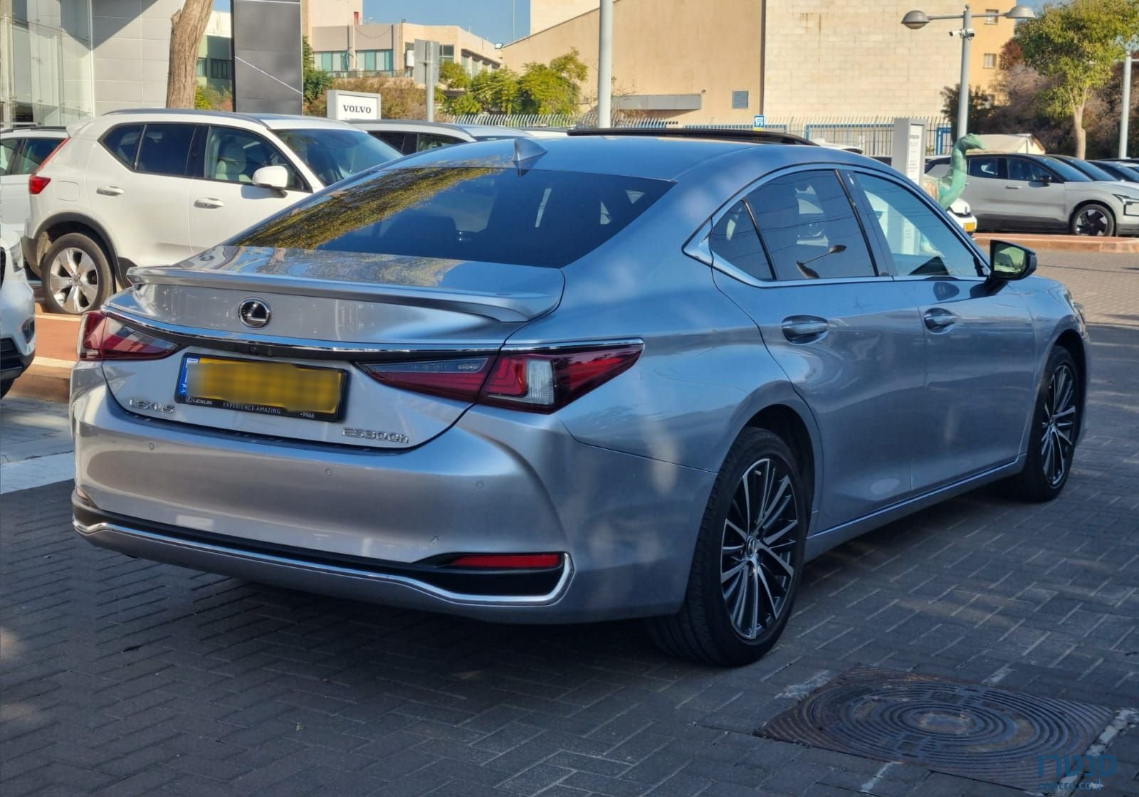 2023' Lexus ES לקסוס photo #2
