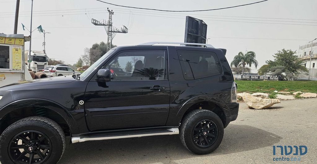 2008' Mitsubishi Pajero מיצובישי פג'רו photo #5