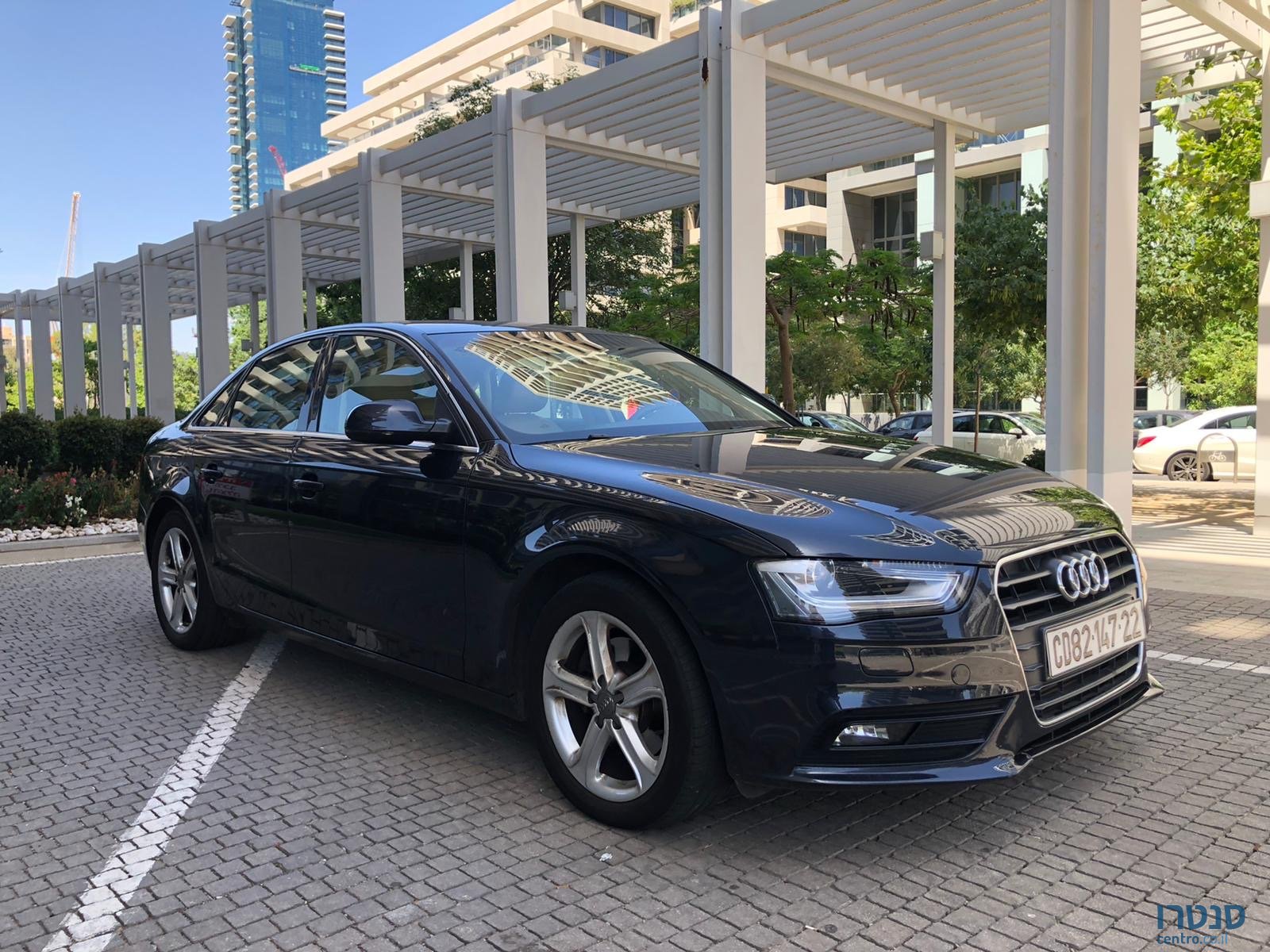 2014' Audi A4 photo #2