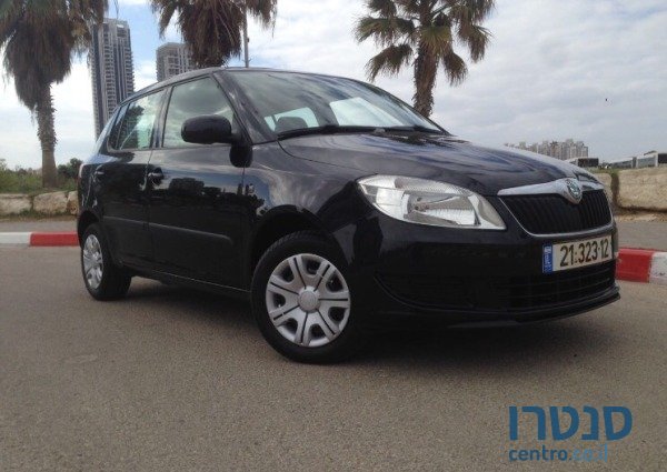 2012' Skoda Fabia photo #1