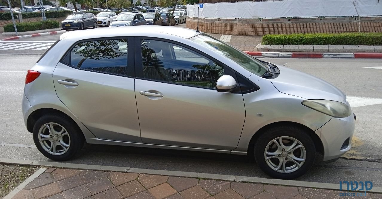 2010' Mazda 2 מאזדה photo #6