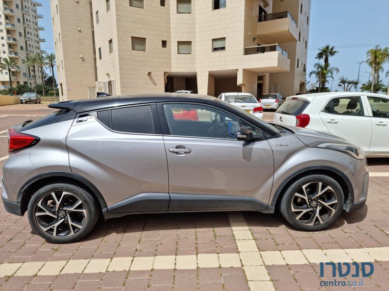 2017' Toyota C-HR טויוטה photo #3