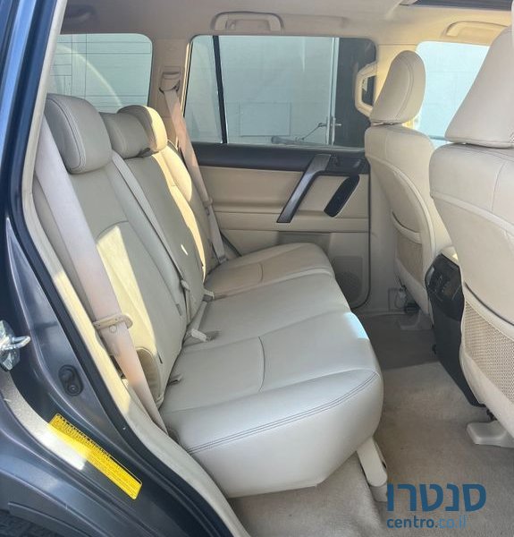 2017' Toyota Land Cruiser טויוטה לנד קרוזר photo #3