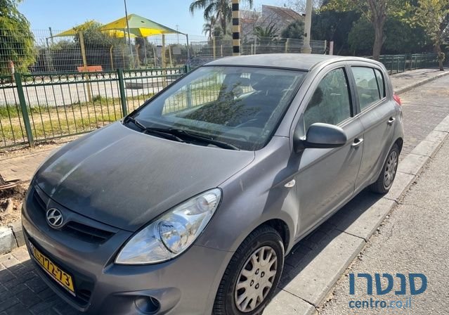 2010' Hyundai i20 יונדאי photo #3