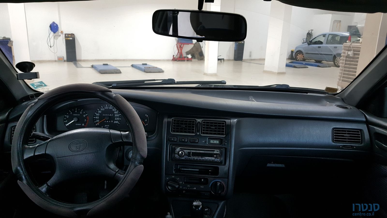 1995' Toyota Carina E photo #1