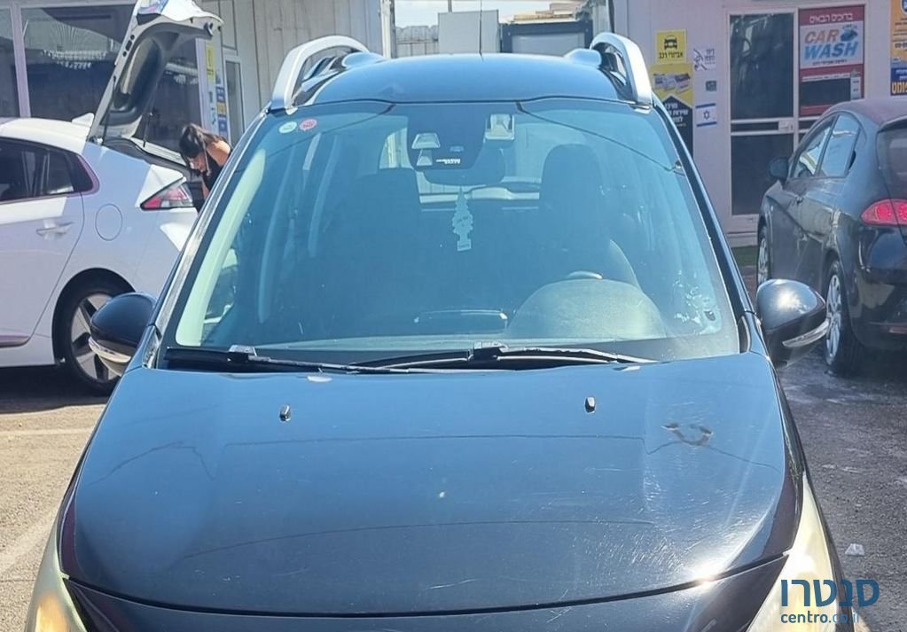 2018' Peugeot 2008 פיג'ו photo #1