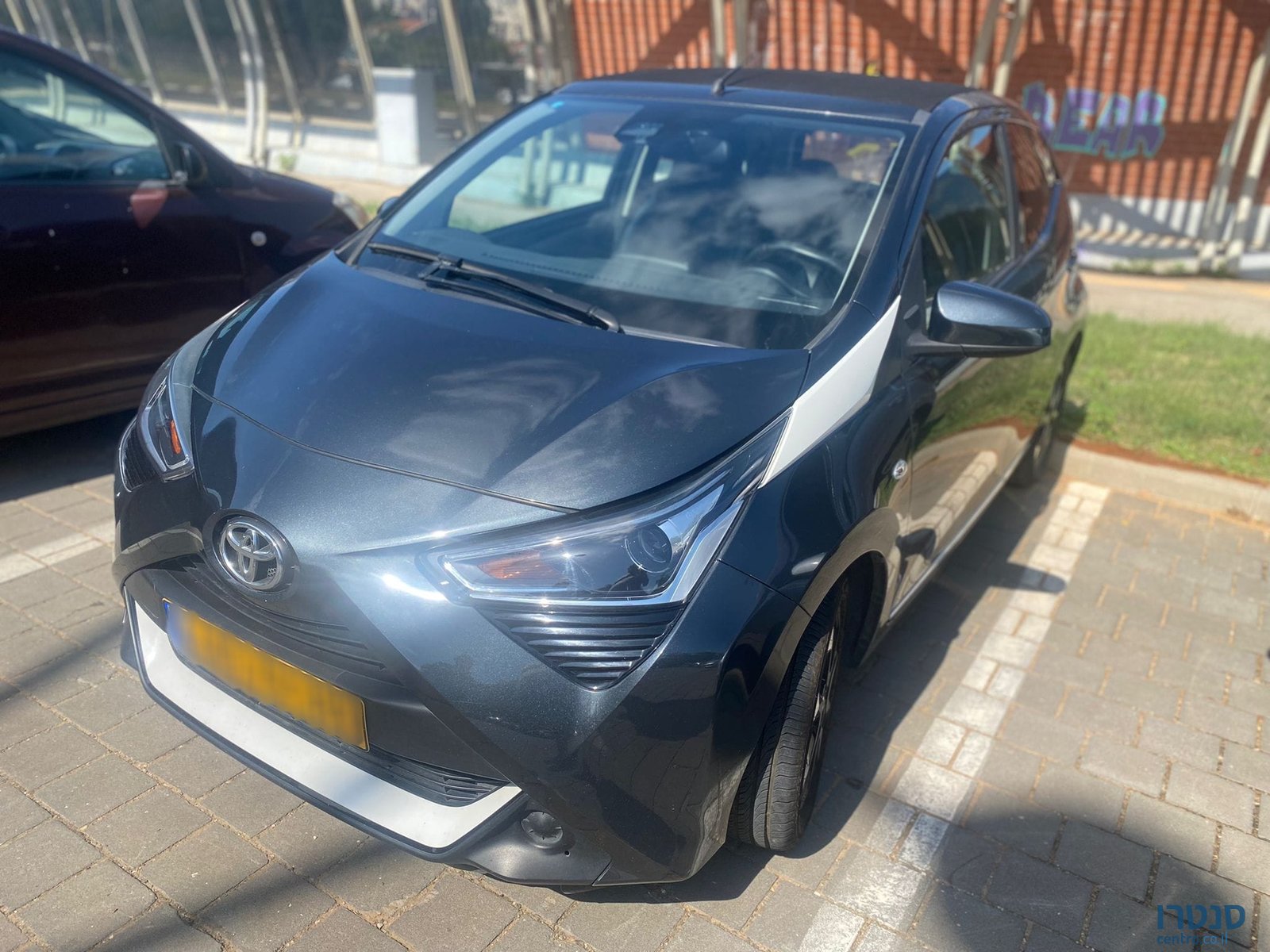 2020' Toyota Aygo GLX photo #1