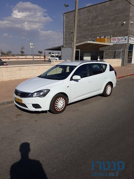 2011' Kia Ceed photo #2