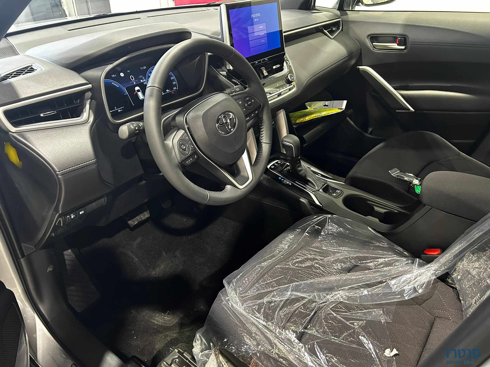 2025' Toyota Corolla Cross photo #5