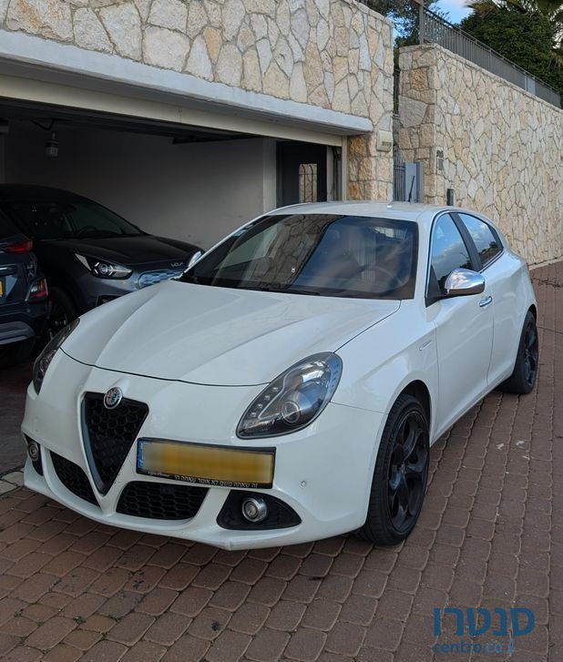 2014' Alfa Romeo Giulietta אלפא רומיאו ג'ולייטה photo #1