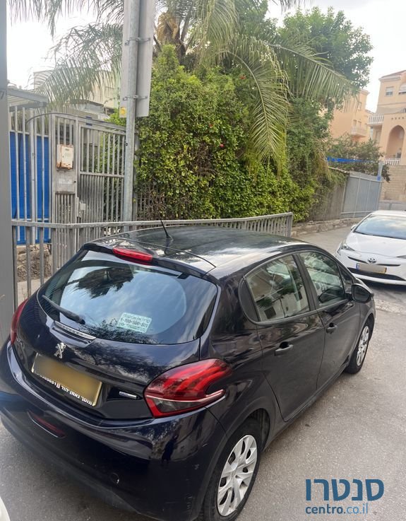 2017' Peugeot 208 פיג'ו photo #4