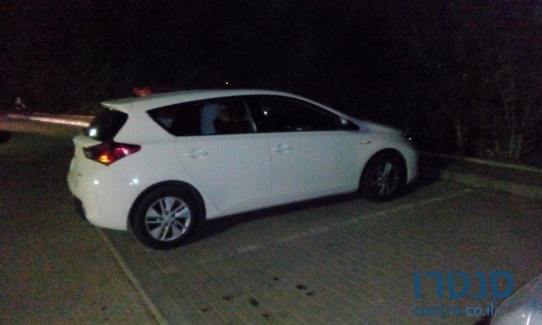 2014' Toyota Auris photo #1