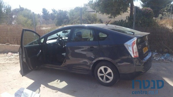 2012' Toyota Prius photo #1