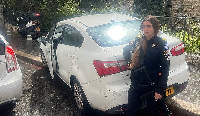 Подано обвинение против 12-летнего учащегося иешивы, проехавшего на угнанном автомобиле 150 км