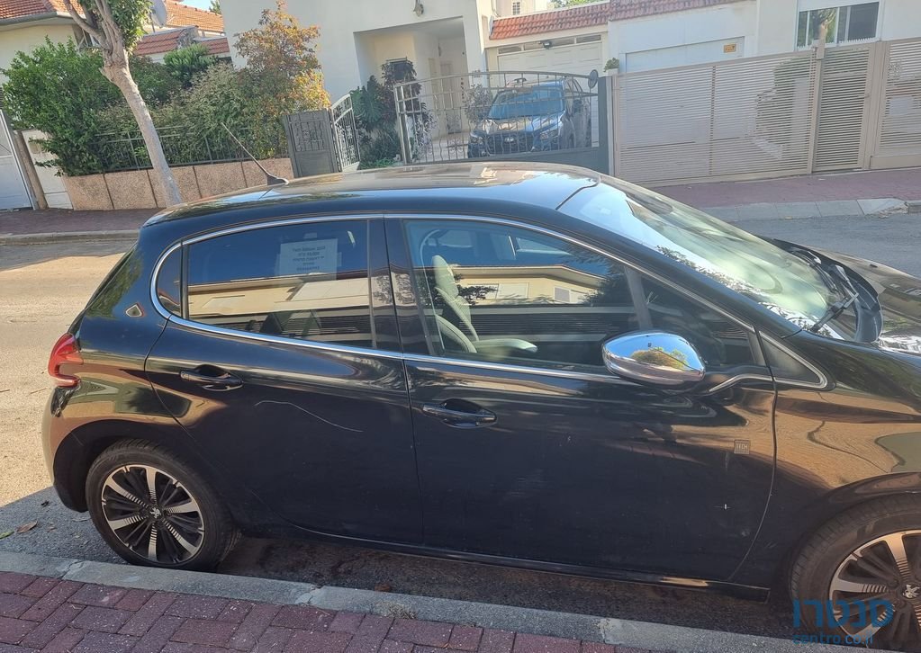 2020' Peugeot 208 פיג'ו photo #3