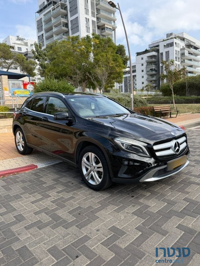 2017' Mercedes-Benz GLA מרצדס-בנץ photo #4