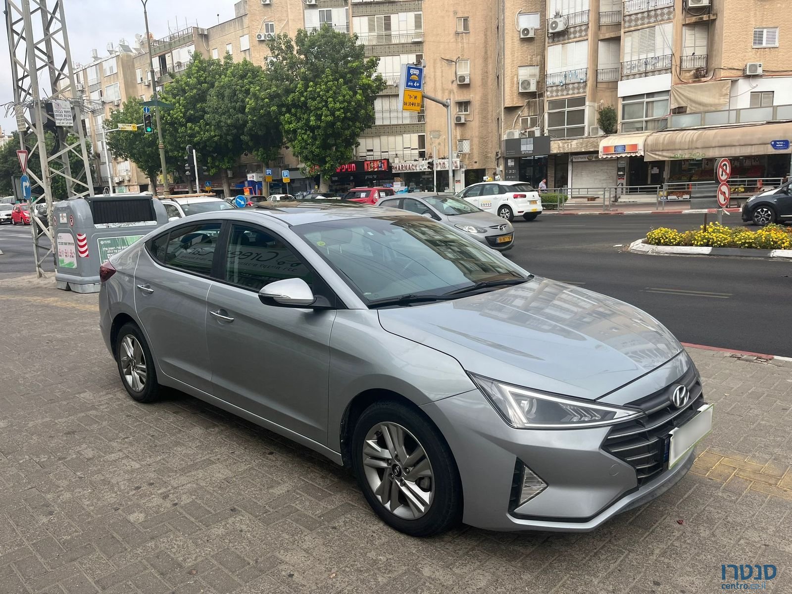 2019' Hyundai Elantra photo #6