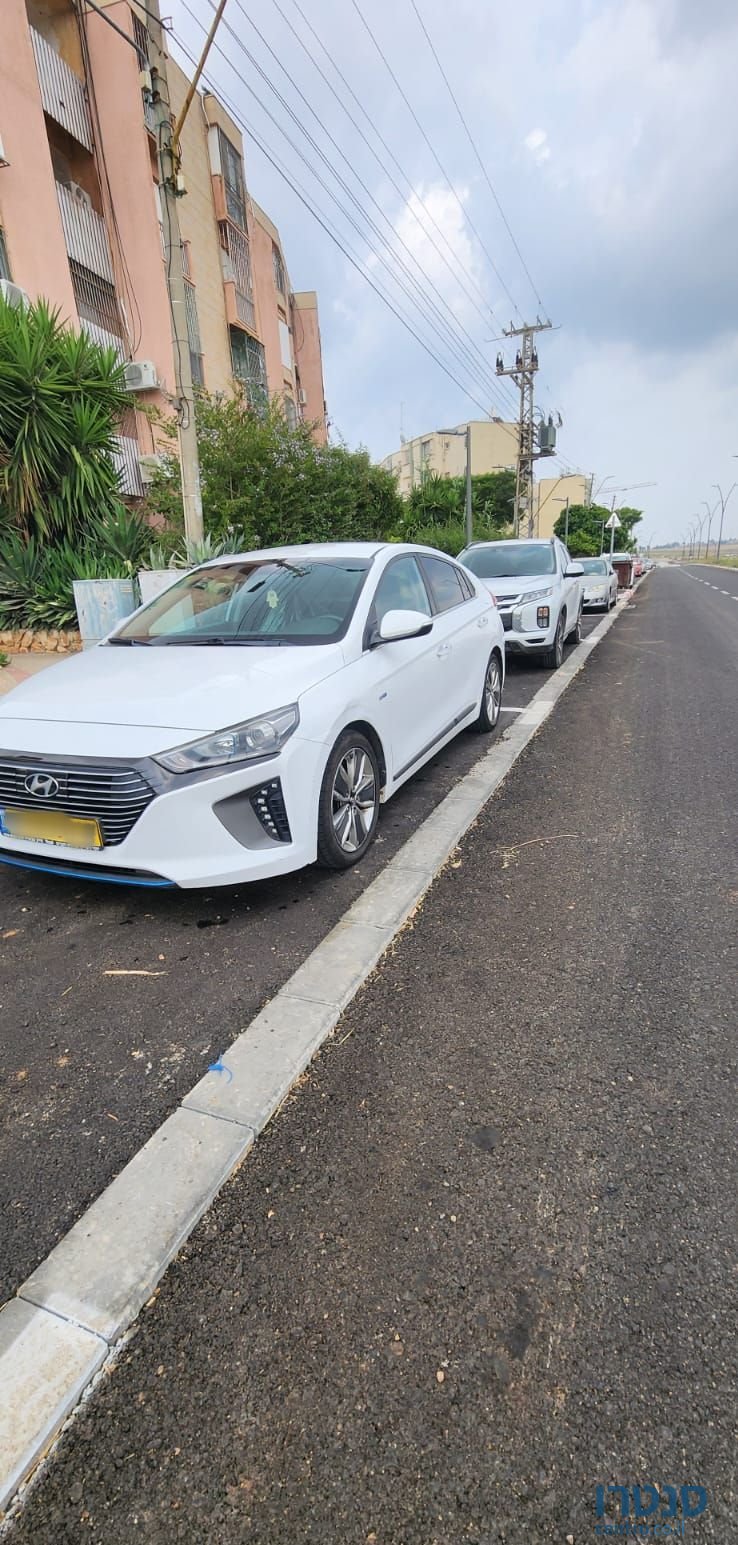 2018' Hyundai Ioniq יונדאי איוניק photo #1