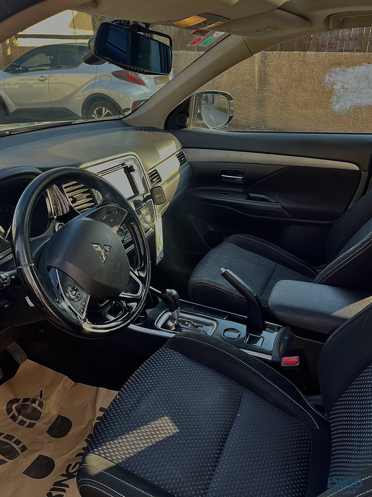 2017' Mitsubishi Outlander photo #4