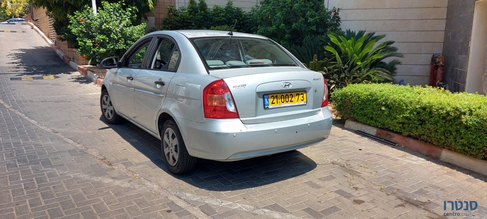 2010' Hyundai Accent photo #3