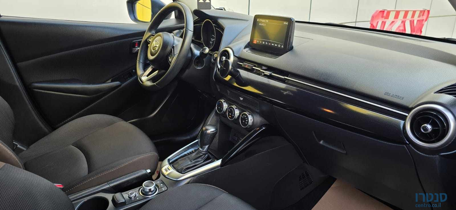 2023' Mazda 2 photo #7