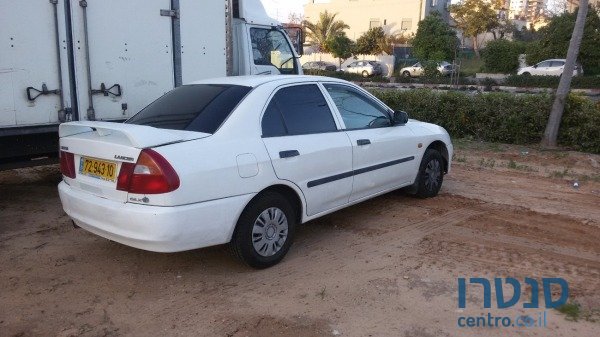 2001' Mitsubishi Lancer photo #3