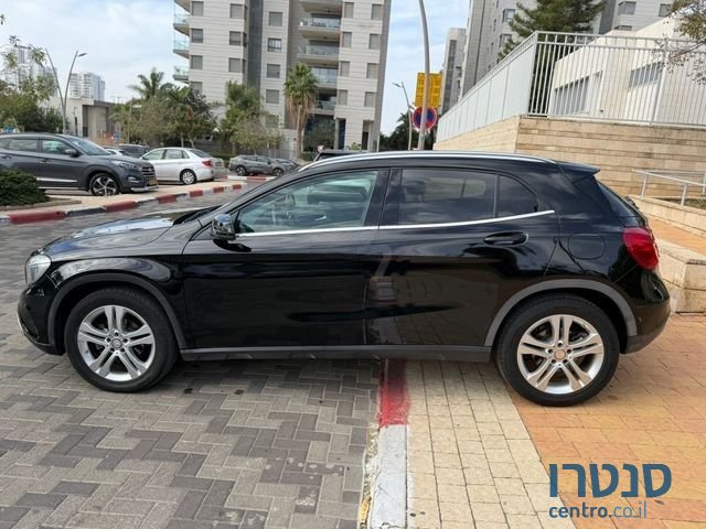 2017' Mercedes-Benz GLA מרצדס-בנץ photo #2