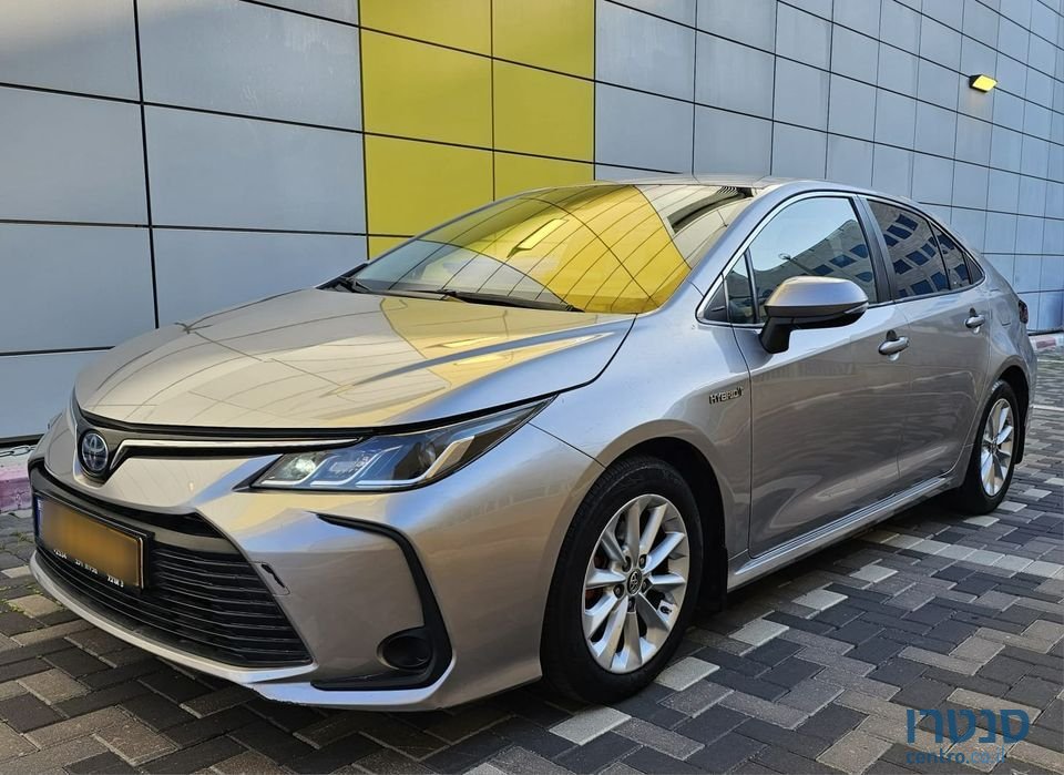 2019' Toyota Corolla photo #2