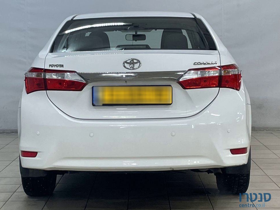 2015' Toyota Corolla photo #2