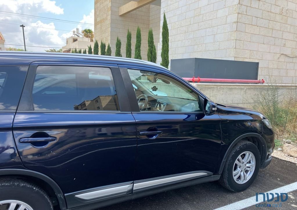 2017' Mitsubishi Outlander מיצובישי אאוטלנדר photo #3