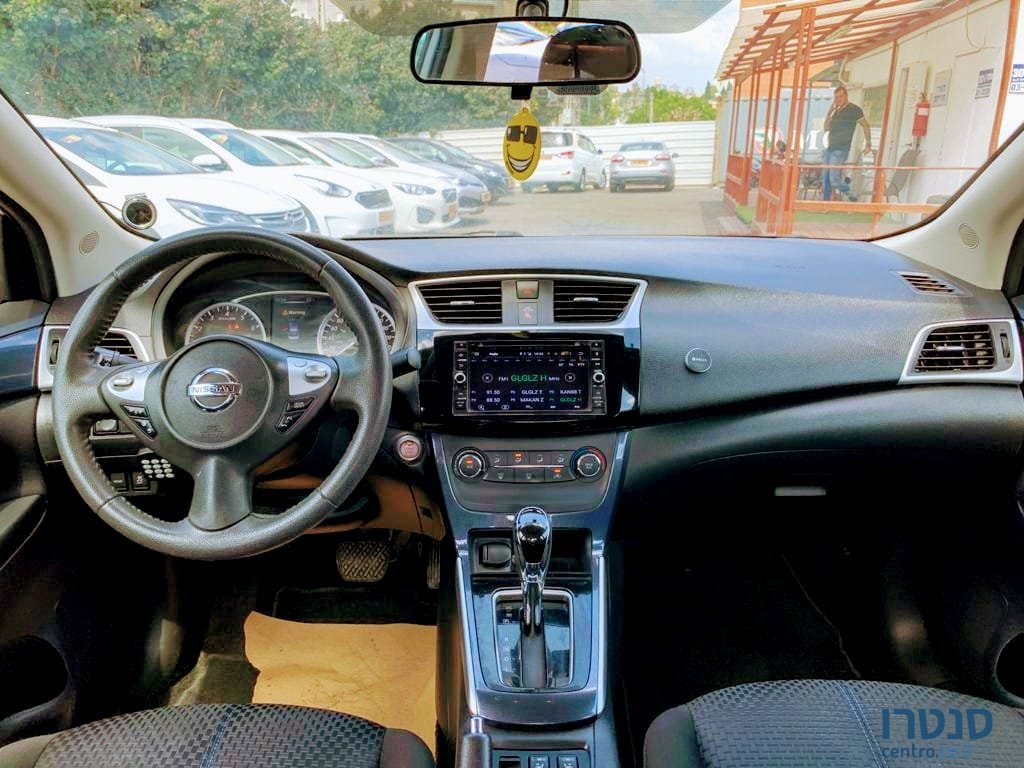 2018' Nissan Sentra photo #4