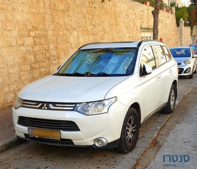 2013' Mitsubishi Outlander מיצובישי אאוטלנדר photo #2