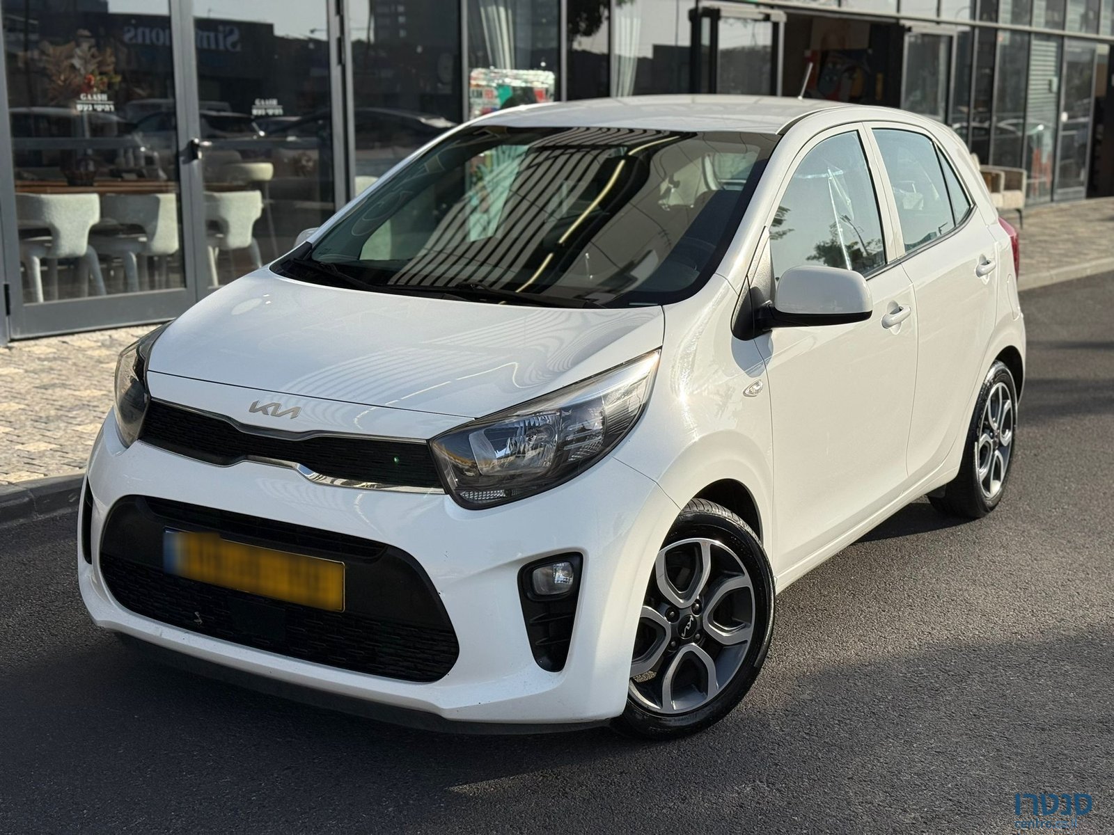 2022' Land Rover EX photo #2