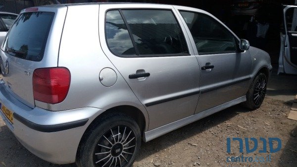 2002' Volkswagen Polo photo #3