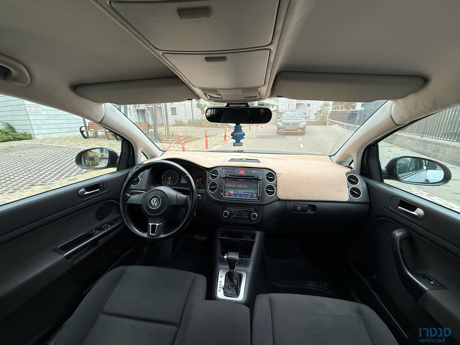 2011' Volkswagen Golf Plus photo #4