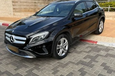 2017' Mercedes-Benz GLA מרצדס-בנץ