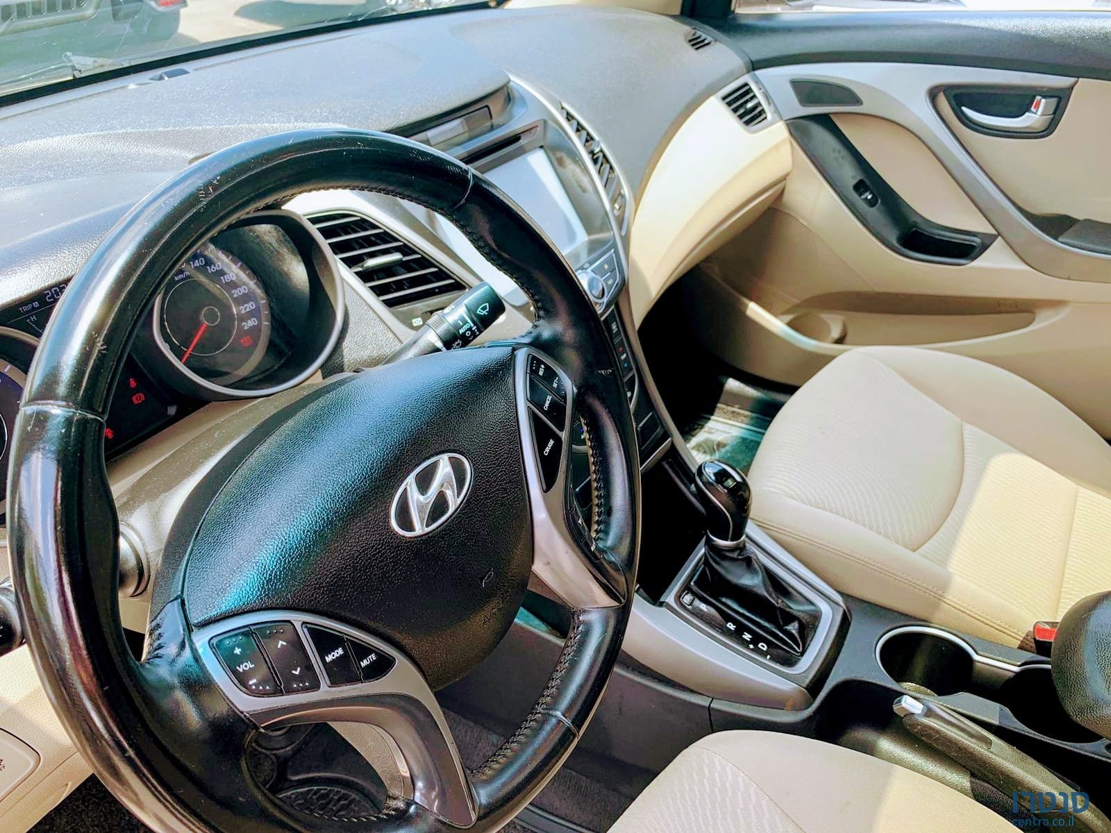 2014' Hyundai Elantra photo #4