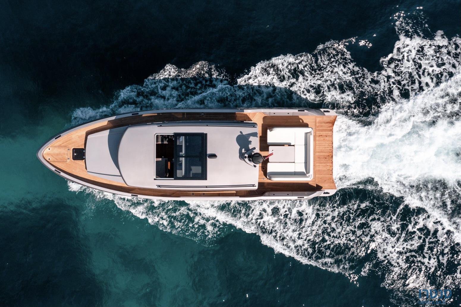 2022' Custom Line photo #2