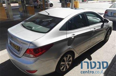 2011' Hyundai i25 i25 יונדאי photo #1