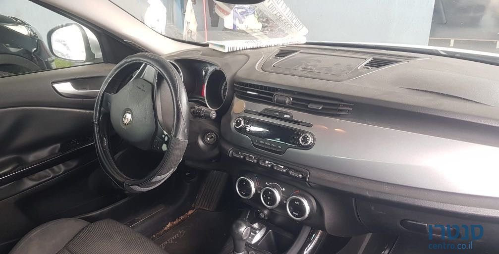 2013' Alfa Romeo Giulietta אלפא רומיאו ג'ולייטה photo #3