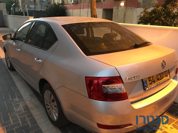 2014' Skoda Octavia photo #2