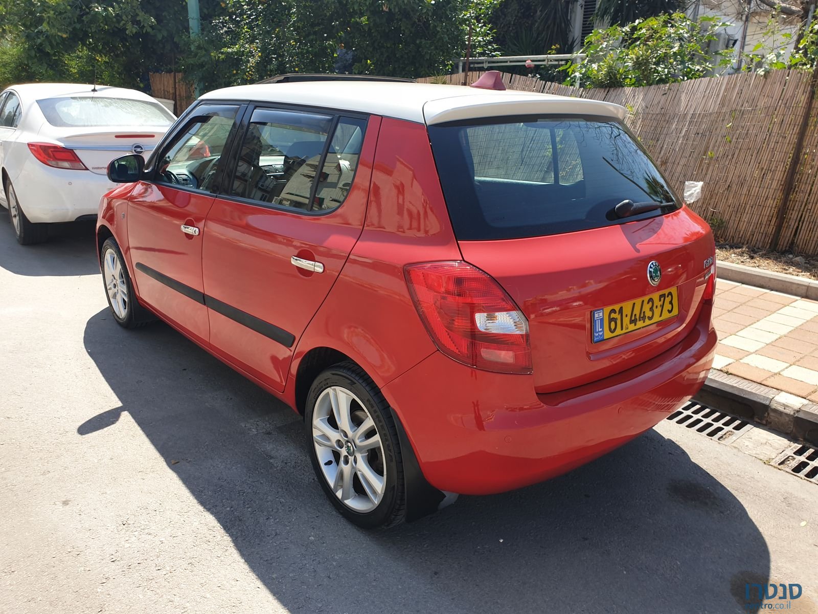 2011' Skoda Fabia photo #7