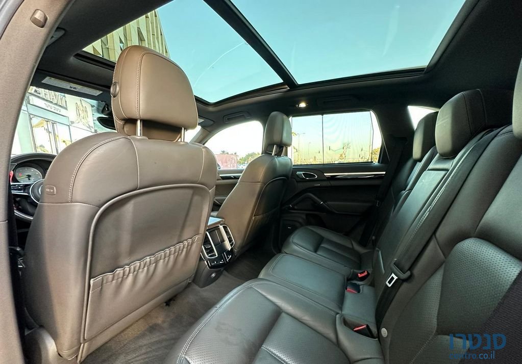 2017' Porsche Cayenne פורשה קאיין photo #4