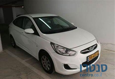 2012' Hyundai i25 photo #3