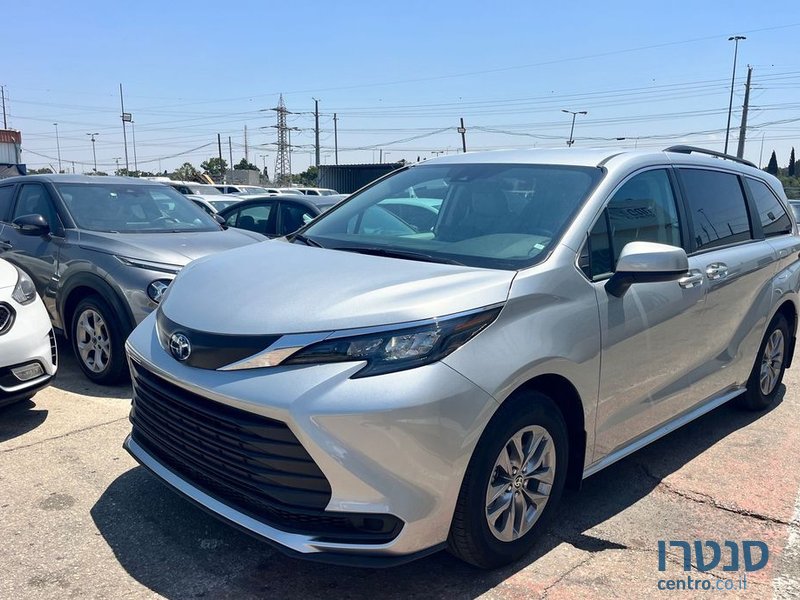 2024' Toyota Sienna טויוטה סיינה photo #1