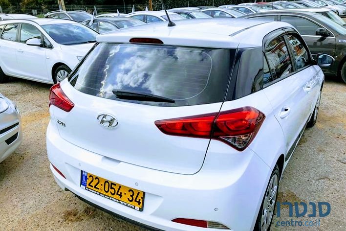 2016' Hyundai i20 photo #2