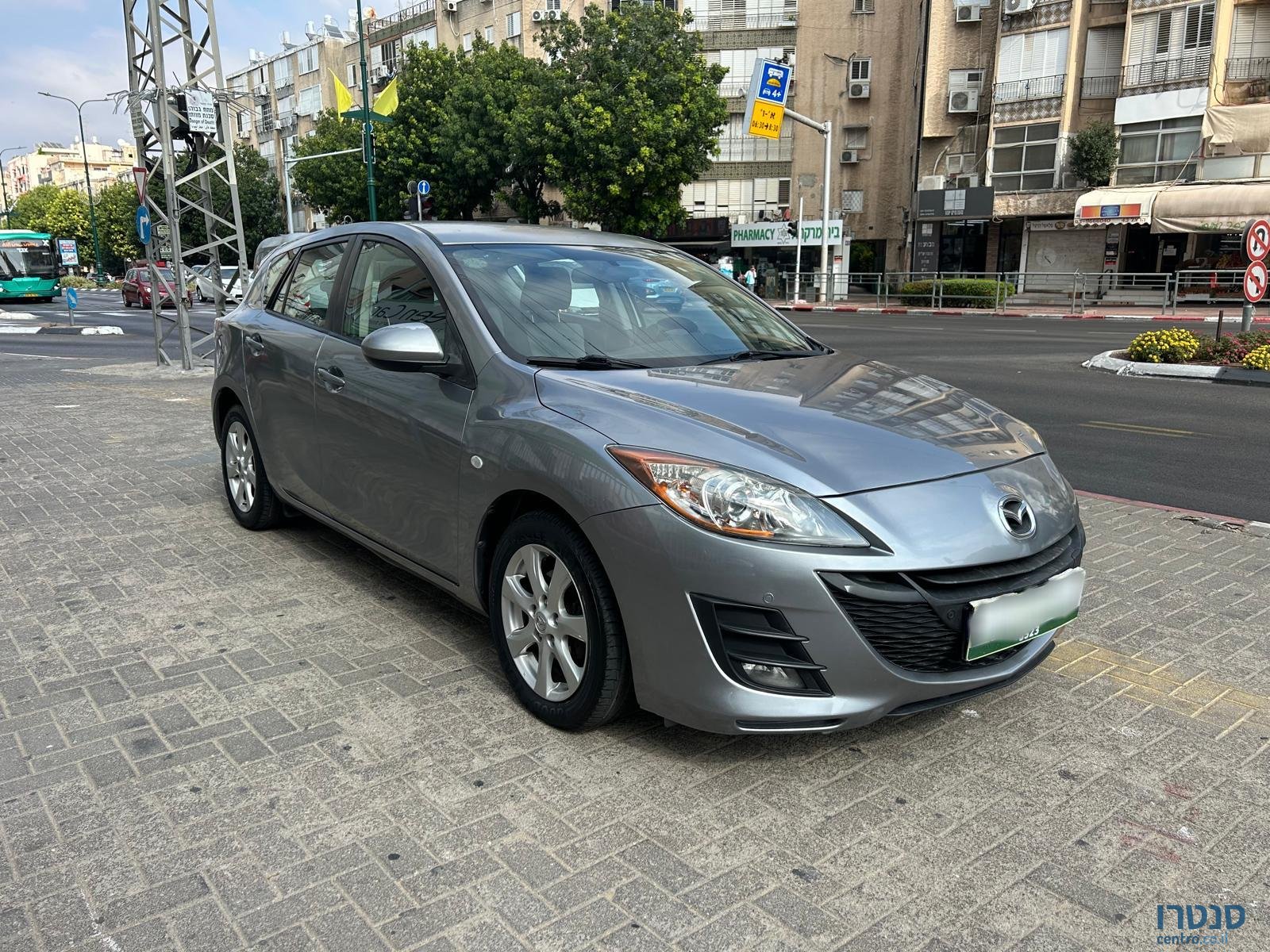2013' Mazda 3 photo #6