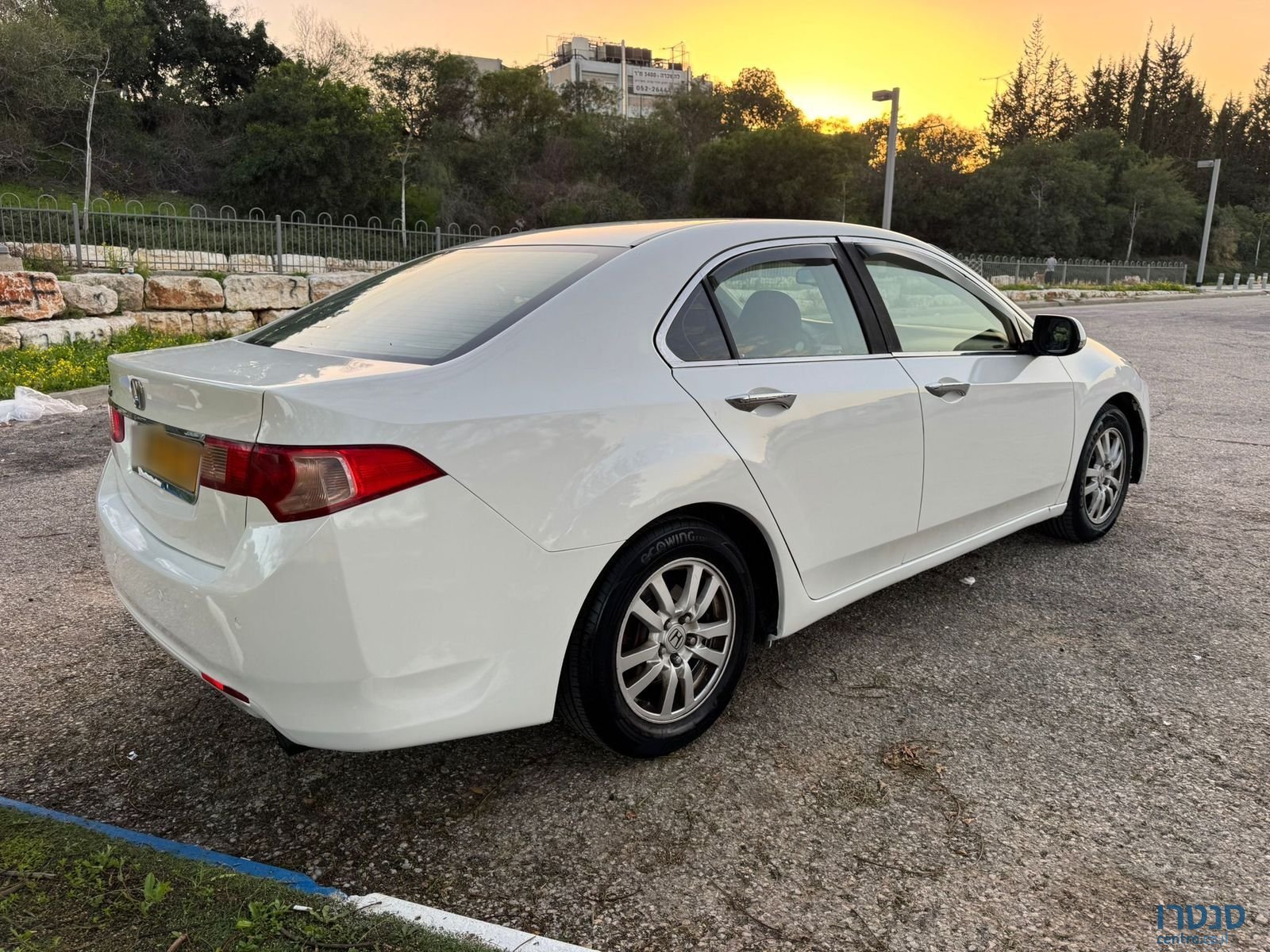 2014' Honda Accord Luxury photo #3